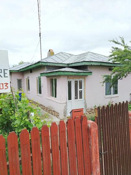 Casă cu 4 camere cu Teren 4000 Mp în Jirlău
