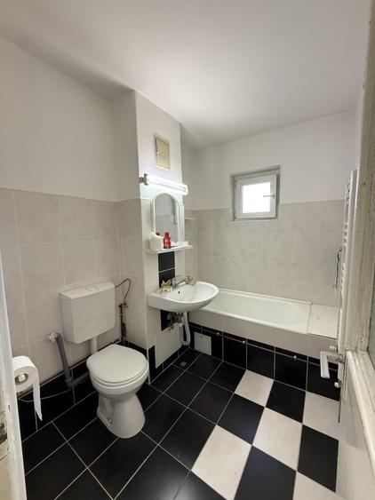 Apartament cu 3 camere decomandat în Soarelui