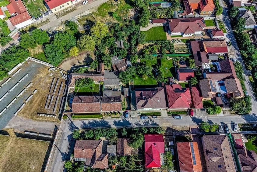 Casă cu 3 camere cu Teren 330 Mp în Central