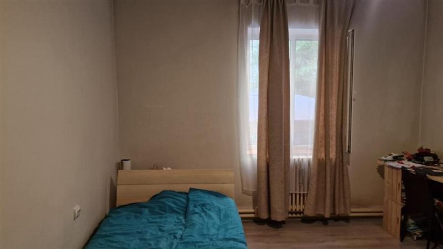 Casă cu 5 camere cu Canalizare în Copou