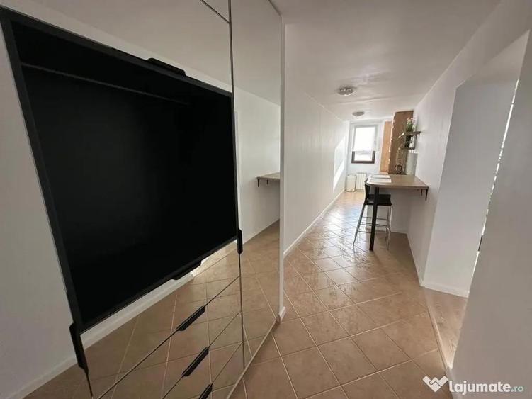 Garsonieră decomandată în Herăstrău