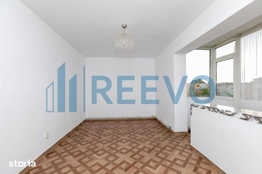 Apartament cu 3 camere decomandat în Republicii
