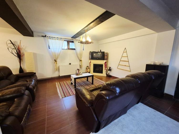 Casă individuală cu 5 camere cu Teren 380 Mp în Central