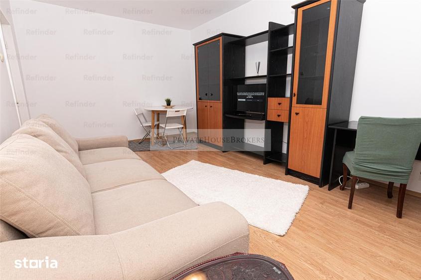 Apartament cu 3 camere decomandat, mobilat în Tei