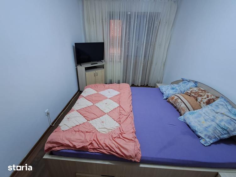 Apartament cu 3 camere decomandat în Lipovei