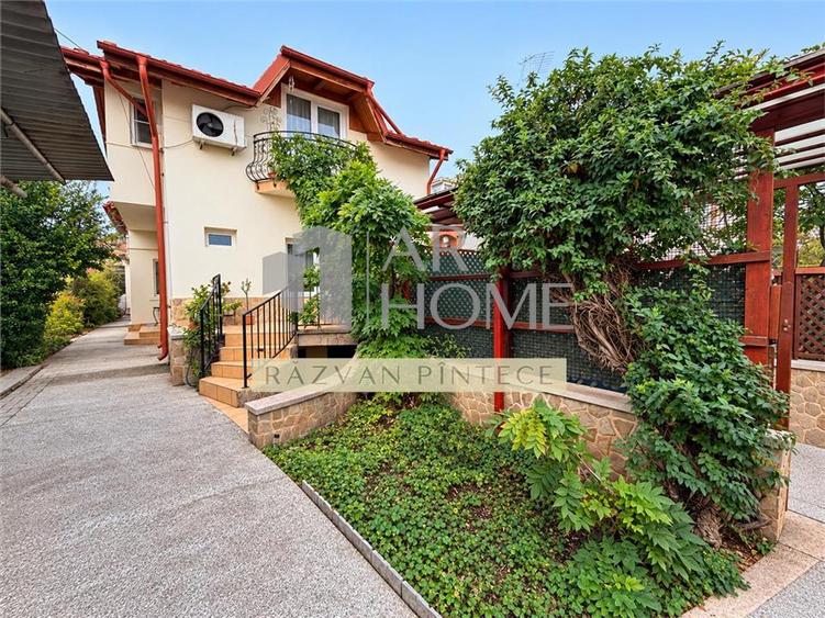 Duplex cu 5 camere cu Canalizare în Republicii