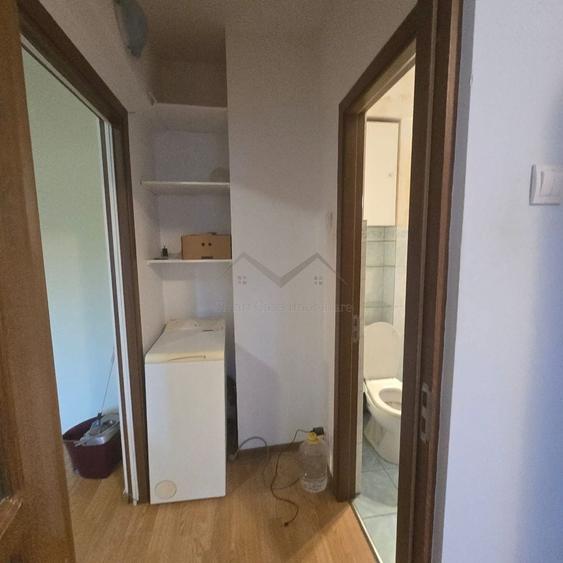 Apartament cu 2 camere semidecomandat în Piața Unirii