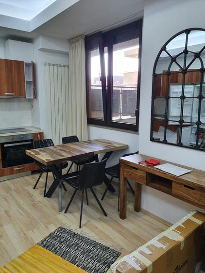 Apartament cu 3 camere decomandat în Herăstrău