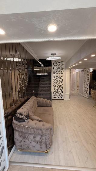 Apartament cu 5 camere decomandat în Dobroești