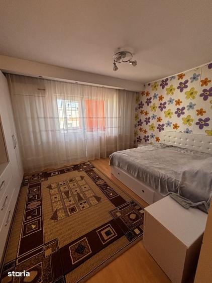 Apartament cu 3 camere decomandat în Găvana