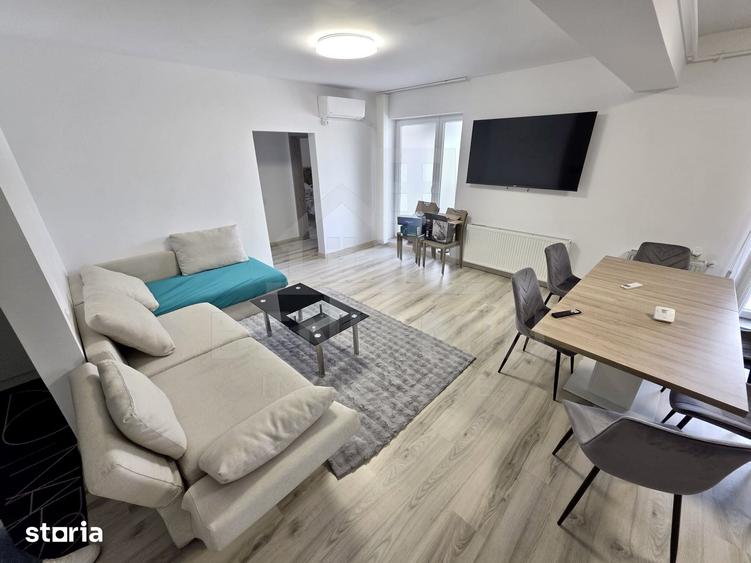 Apartament cu 3 camere semidecomandat în Central