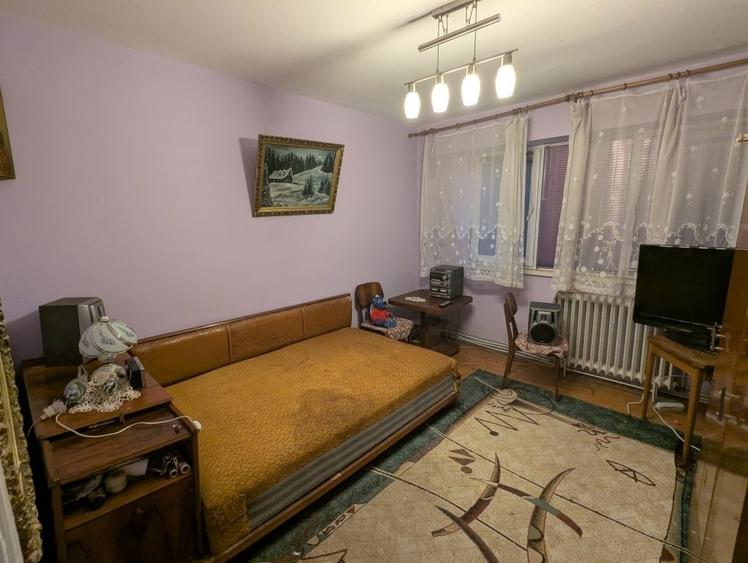 Apartament cu 3 camere decomandat în Nicolae Bălcescu
