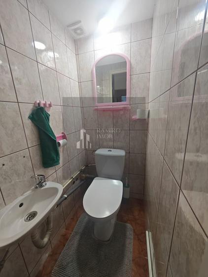 Apartament cu 4 camere decomandat, mobilat în Ozana