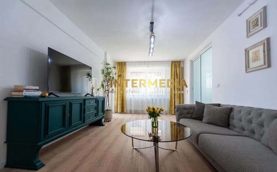 Apartament cu 3 camere decomandat, mobilat în Cetate