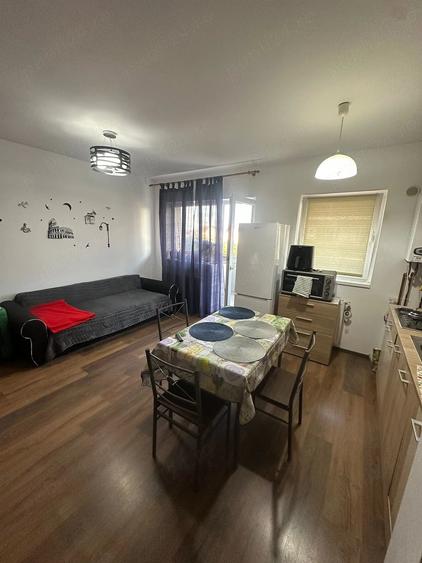 Apartament cu 2 camere semidecomandat în Turnișor