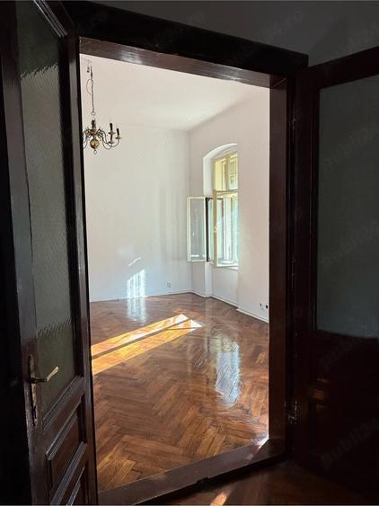 Apartament cu 2 camere nedecomandat în Sinaia