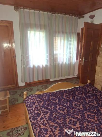 Casă cu 4 camere cu Teren 730 Mp în Izvoarele