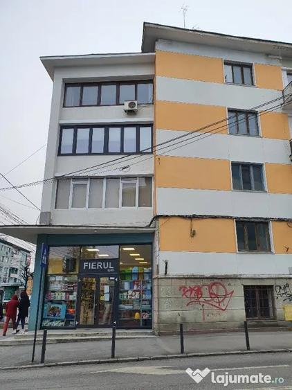 Apartament cu 2 camere semidecomandat în Ultracentral