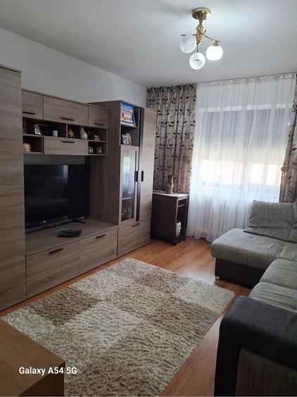 Apartament cu 2 camere decomandat în 9 Mai