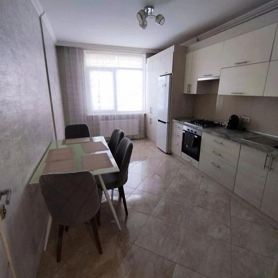Apartament cu 2 camere decomandat în Drumul Sării