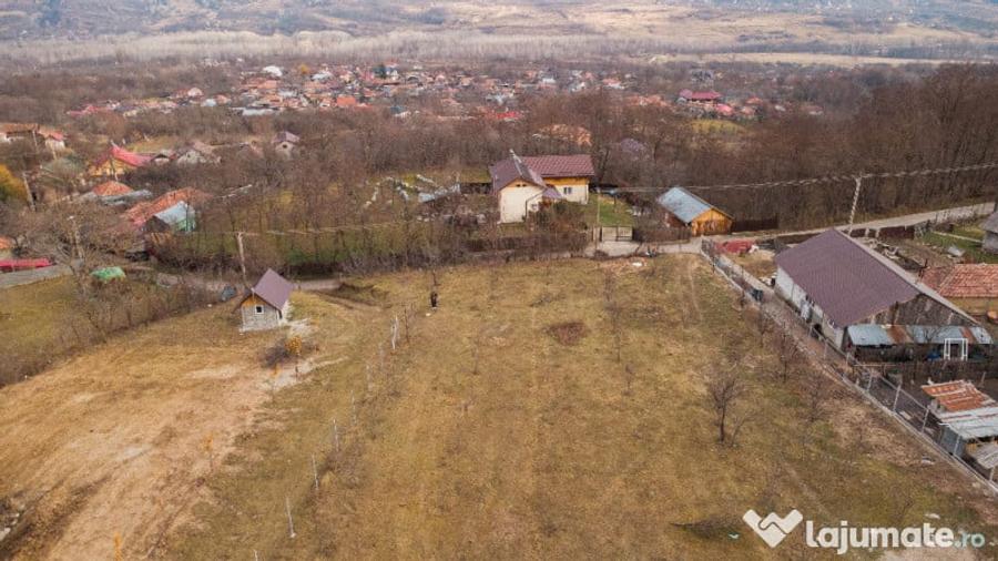 Teren cu suprafa?a de 5100mp amplasat intr-o zona superba de munte - 2