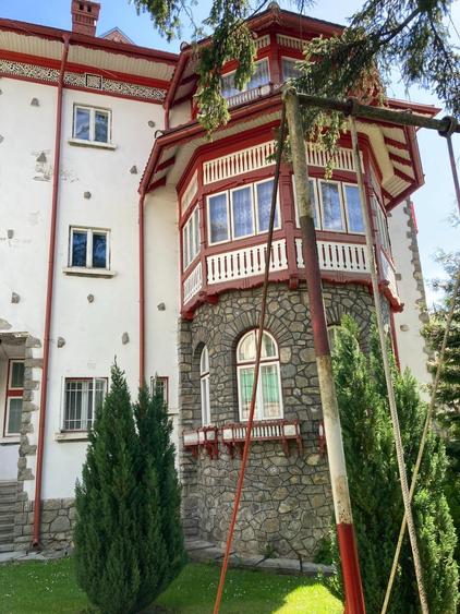 Casă cu 12 camere cu Canalizare în Bușteni