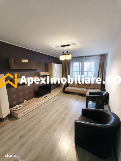 Apartament cu 3 camere semidecomandat în Costin Georgian