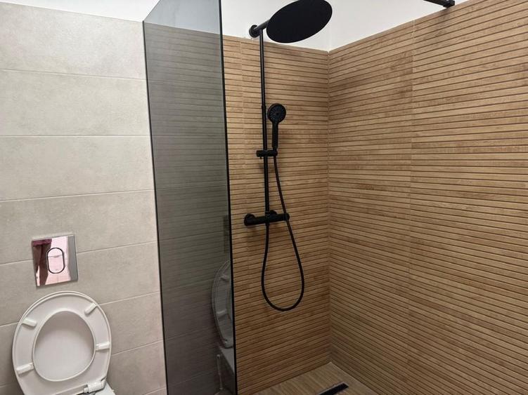 Apartament cu 3 camere decomandat în Popoveni