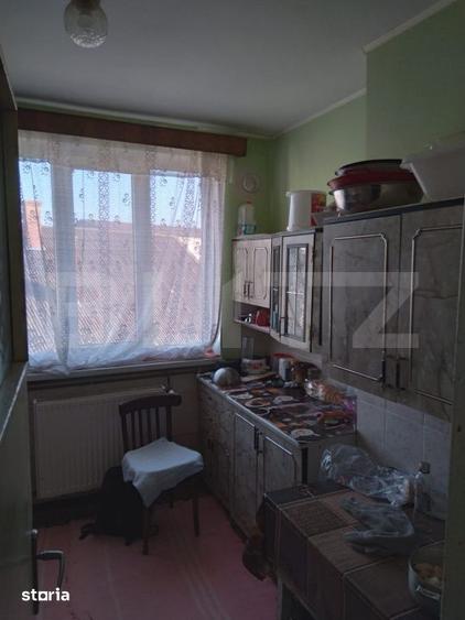 Apartament cu 3 camere semidecomandat în Central