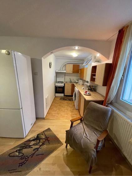 Apartament cu 2 camere semidecomandat în 1 Mai