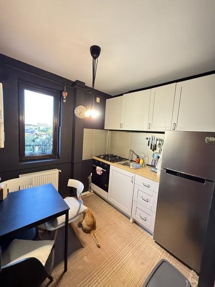 Apartament cu 2 camere semidecomandat în Jiului