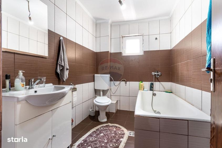 Casă cu 4 camere cu Teren 500 Mp în Măguri
