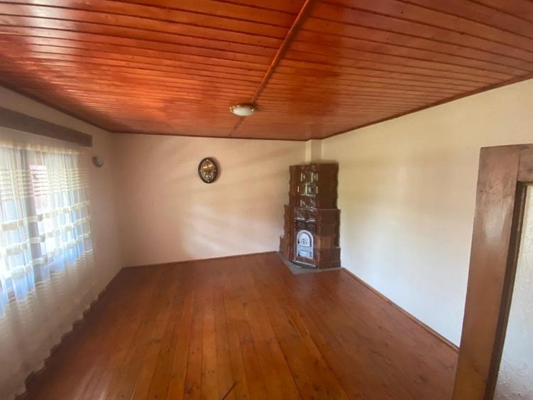 Casă individuală cu 6 camere cu Teren 412 Mp în Moroeni