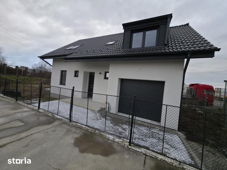 Casă cu 4 camere cu Teren 350 Mp în Unirii