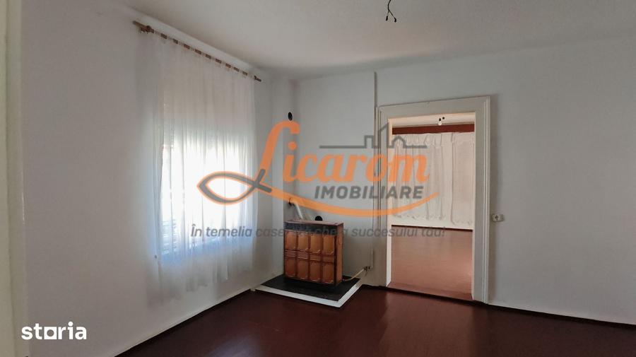 Casă cu 3 camere semidecomandat cu Teren 139 Mp în Blumăna