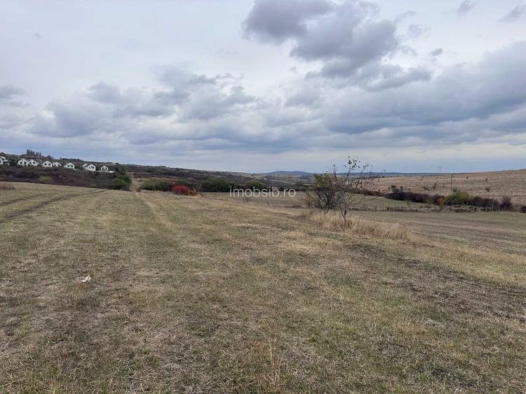 Vand teren intravilan 3.700 mp situat in Daia / zona Bavaria Park