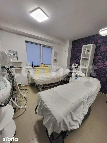 Apartament cu 3 camere semidecomandat, mobilat în Bulgaria
