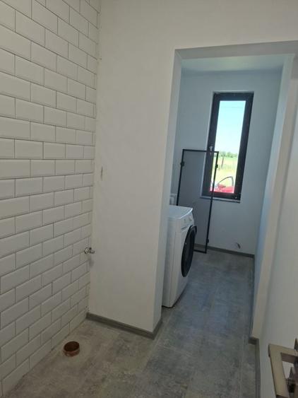 Casă cu 4 camere în Exterior Vest