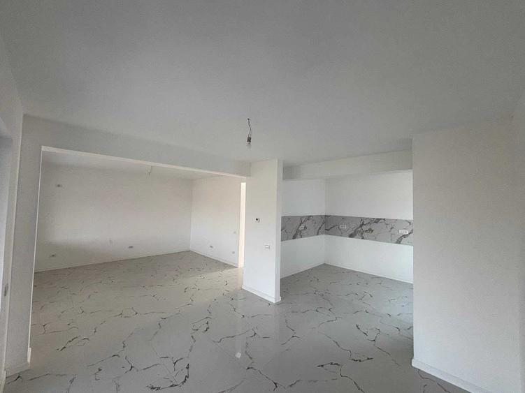 Casă cu 4 camere în Corbeanca