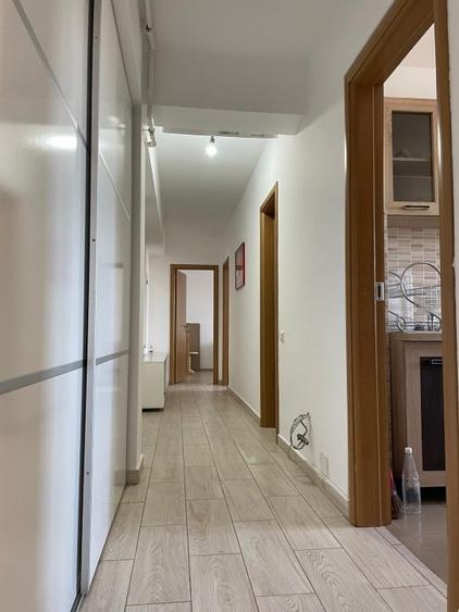 Apartament cu 3 camere decomandat, mobilat în Apărătorii Patriei