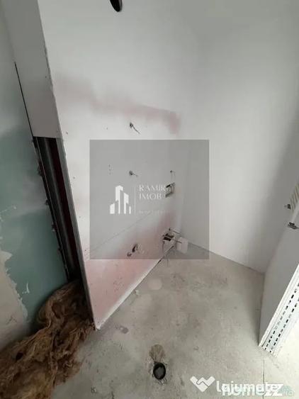Apartament cu 3 camere decomandat în Mihai Bravu