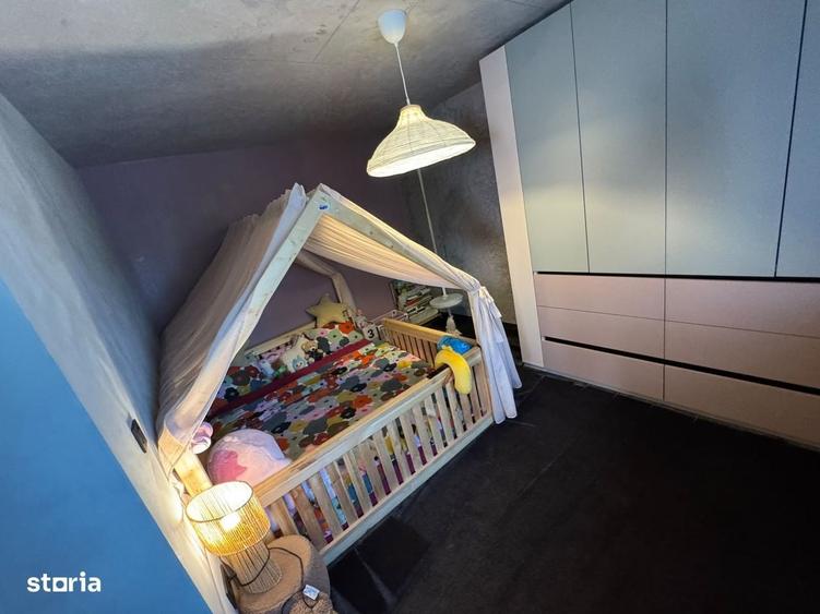Casă cu 4 camere în Argeșelu