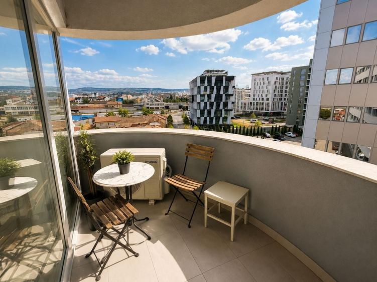 Apartament cu 3 camere, mobilat în Semicentral