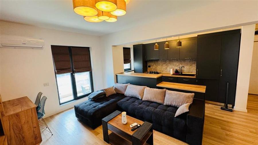 Apartament cu 2 camere decomandat, mobilat în Sud