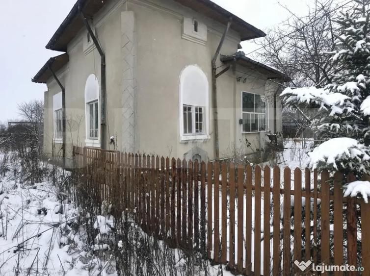 Casă cu 4 camere cu Teren 3920 Mp în Ulmi