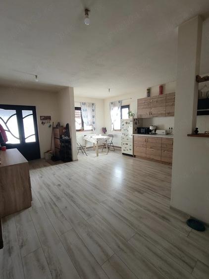 Casă cu 3 camere cu Teren 800 Mp în Central