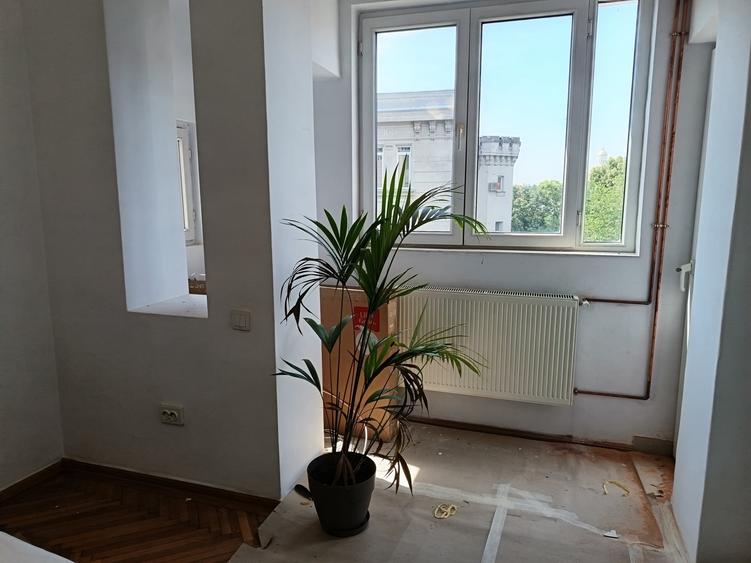 Apartament cu 3 camere decomandat, mobilat în Cișmigiu