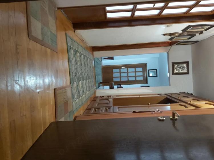 Apartament cu 4 camere decomandat în Sebastian