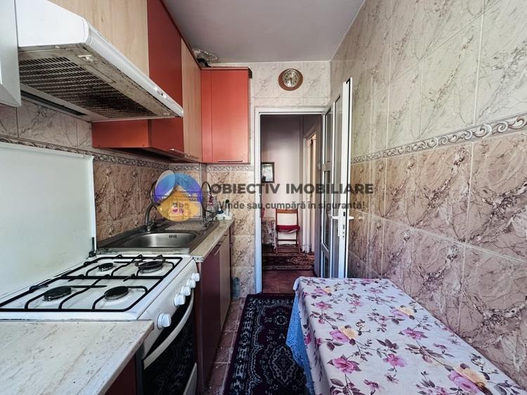 Apartament cu 3 camere semidecomandat în Dărmănești