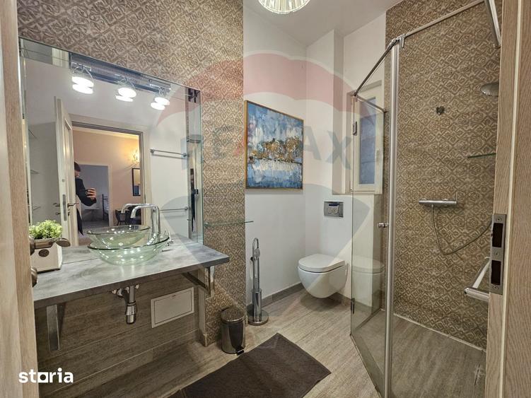 Apartament cu 4 camere, mobilat în Central